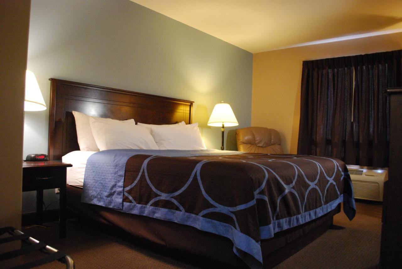 Hotel Super 8 By Wyndham Edmonton South Extérieur photo