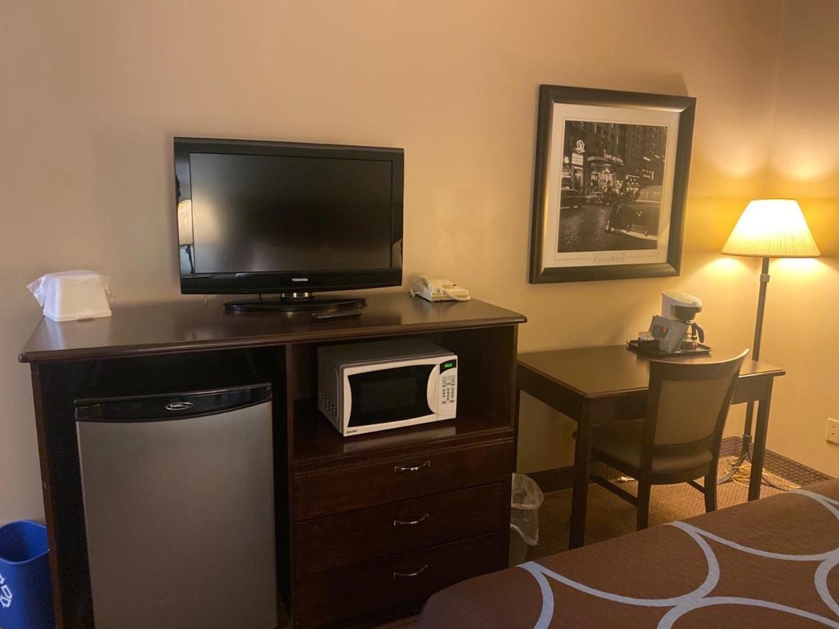 Hotel Super 8 By Wyndham Edmonton South Extérieur photo