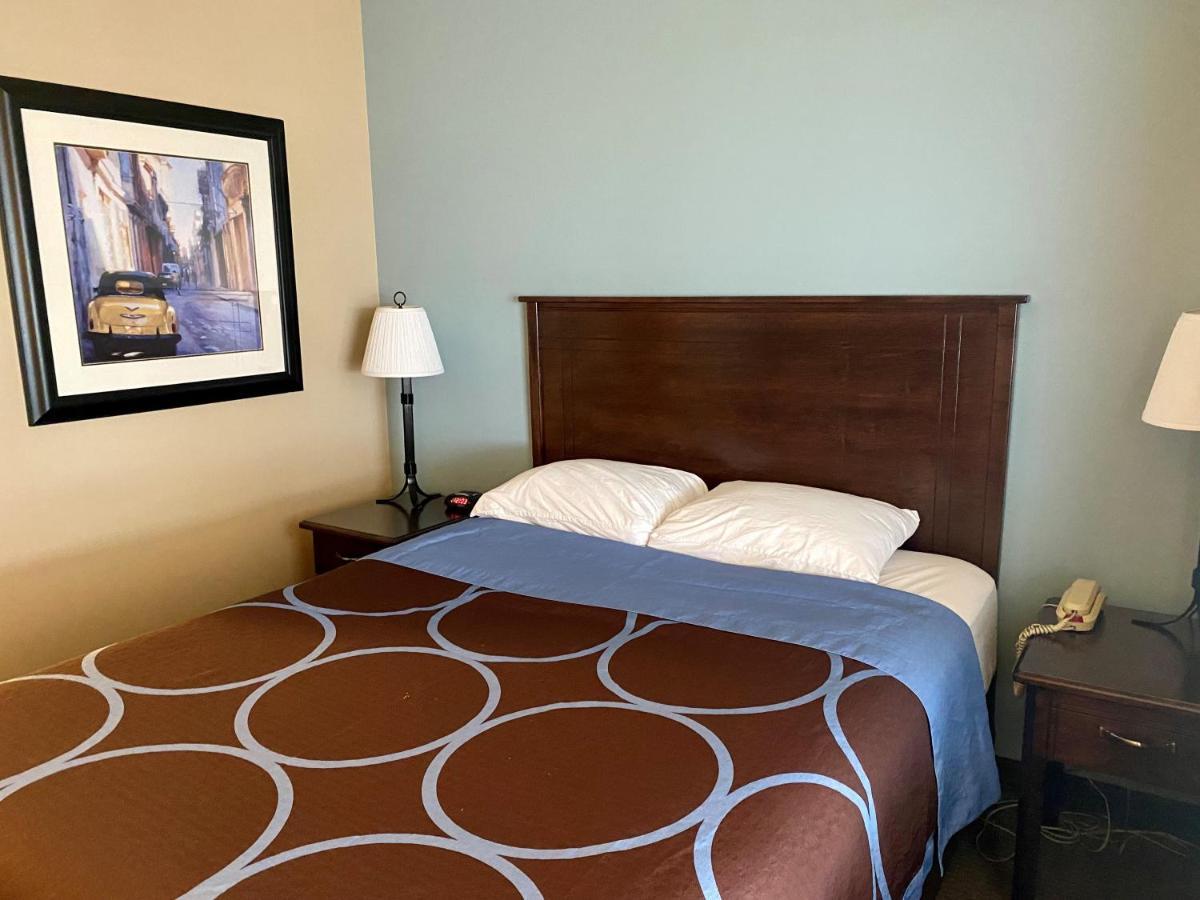 Hotel Super 8 By Wyndham Edmonton South Extérieur photo