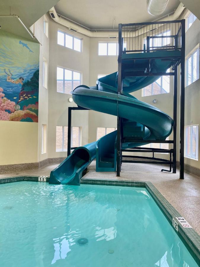 Hotel Super 8 By Wyndham Edmonton South Extérieur photo