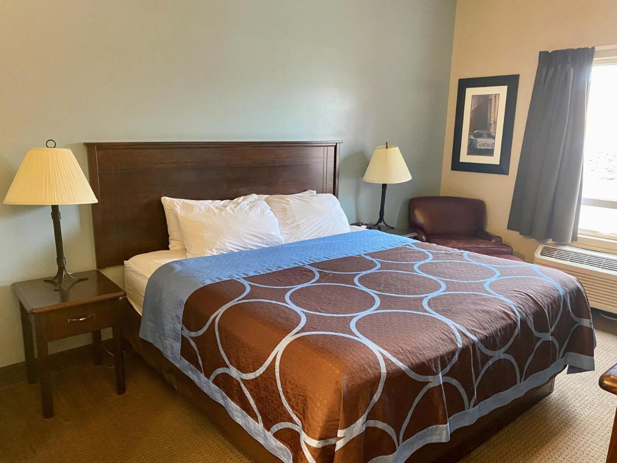Hotel Super 8 By Wyndham Edmonton South Extérieur photo