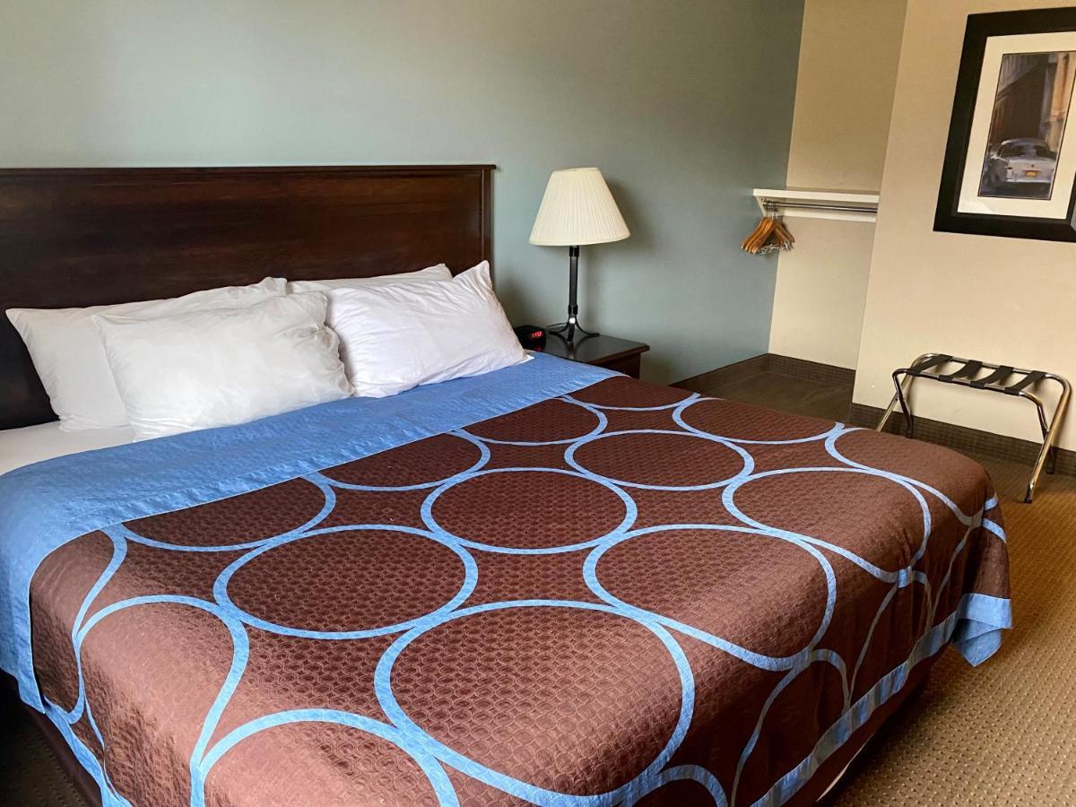 Hotel Super 8 By Wyndham Edmonton South Extérieur photo