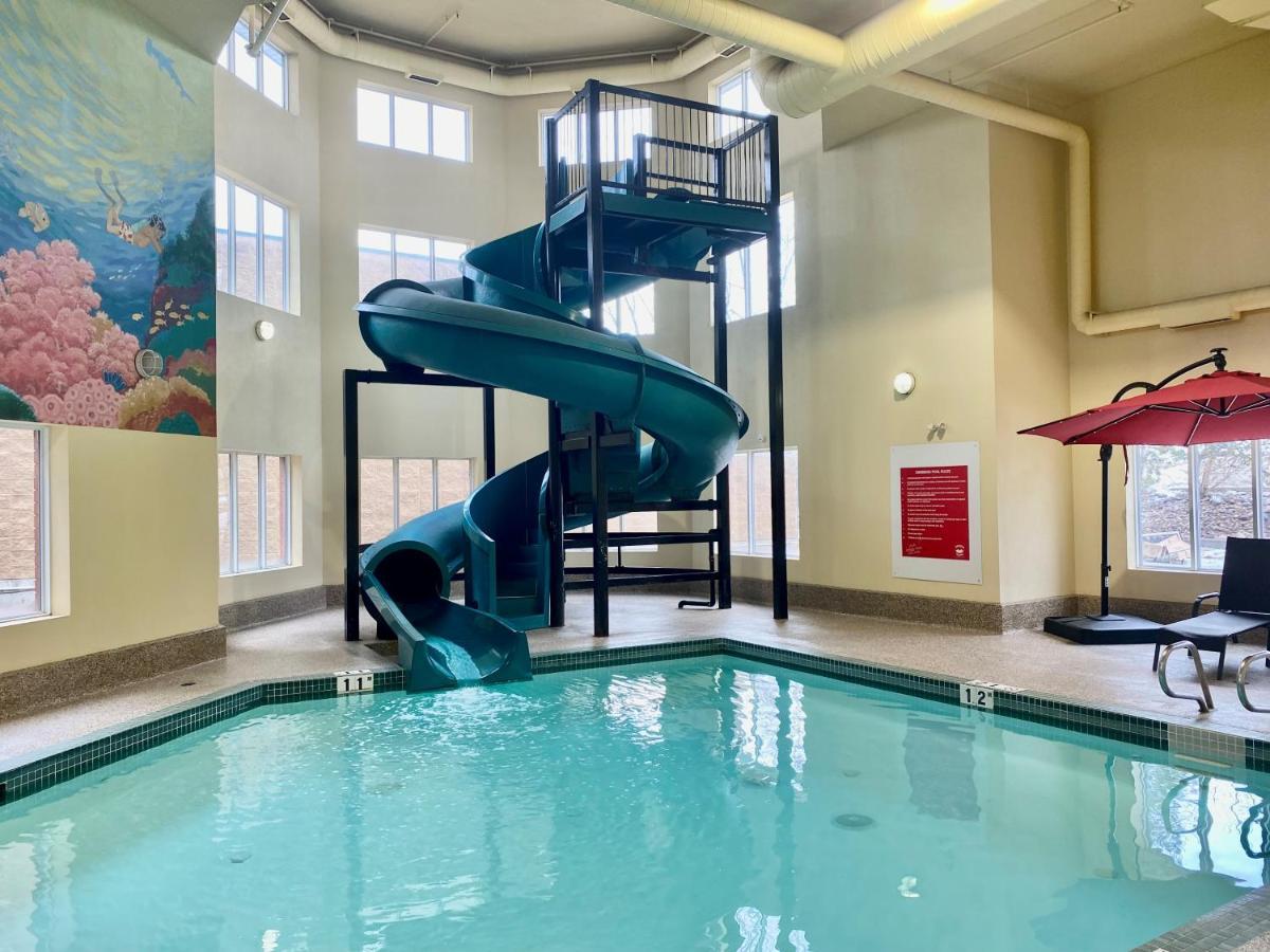 Hotel Super 8 By Wyndham Edmonton South Extérieur photo