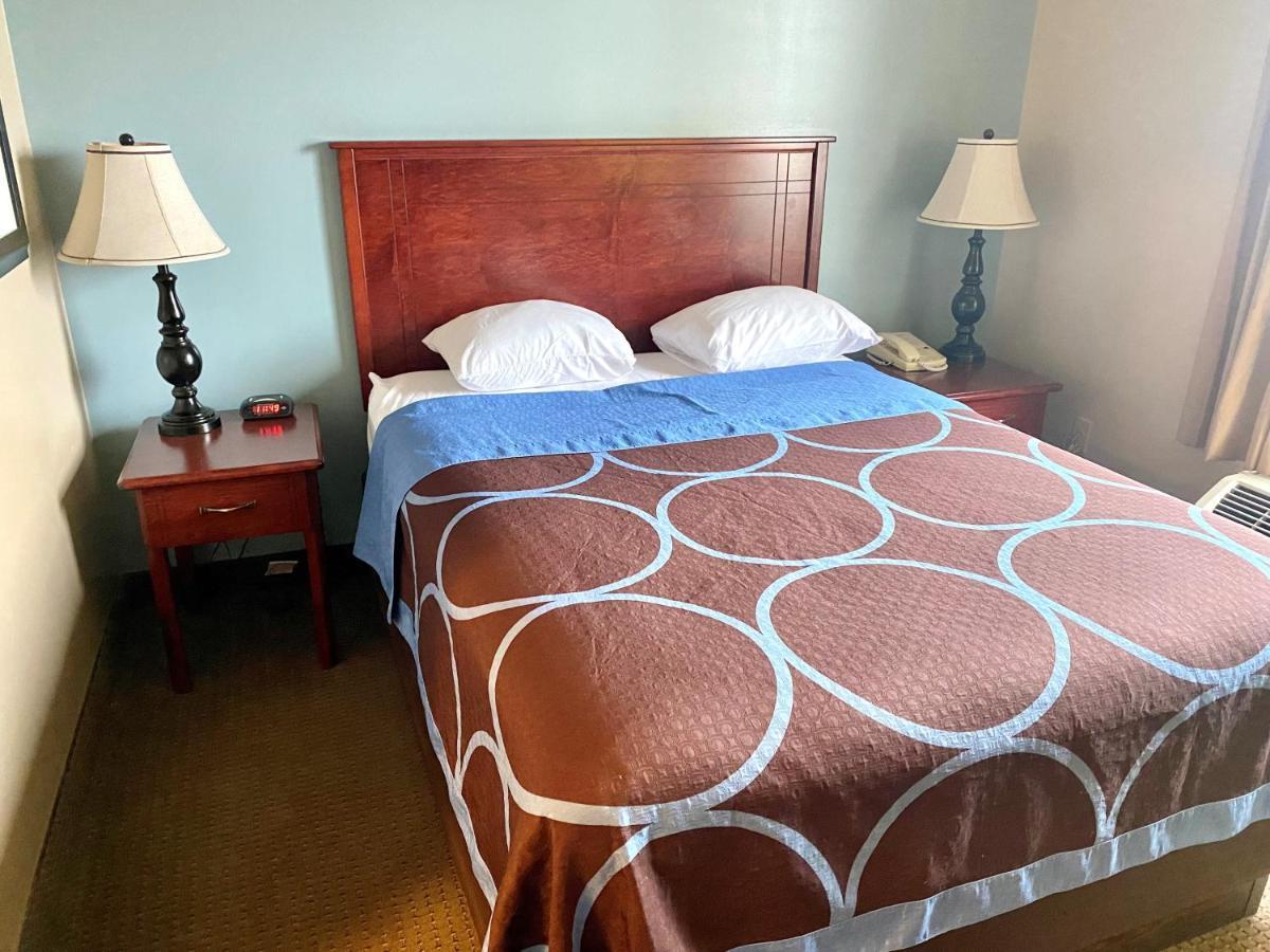 Hotel Super 8 By Wyndham Edmonton South Extérieur photo