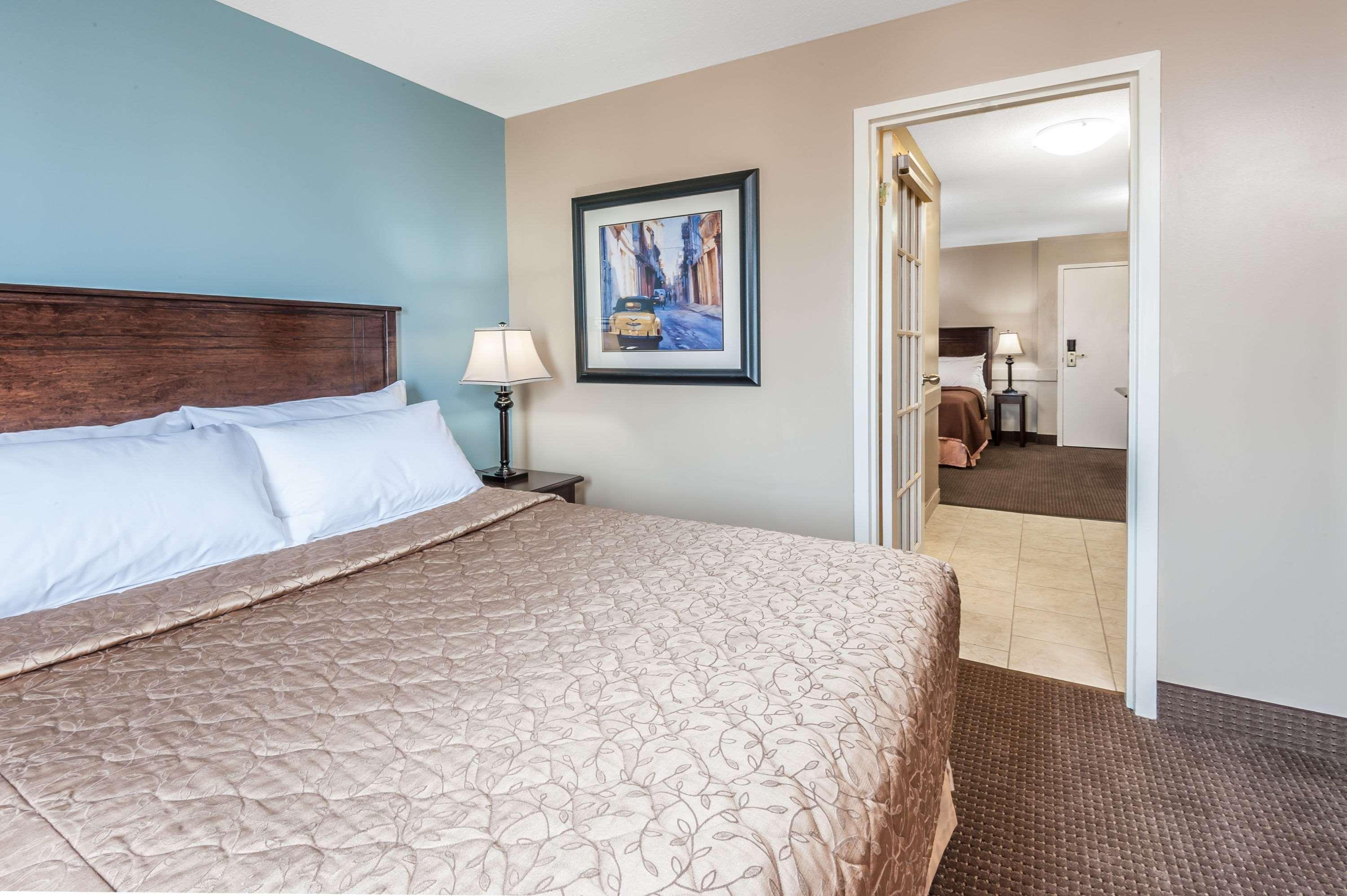Hotel Super 8 By Wyndham Edmonton South Extérieur photo
