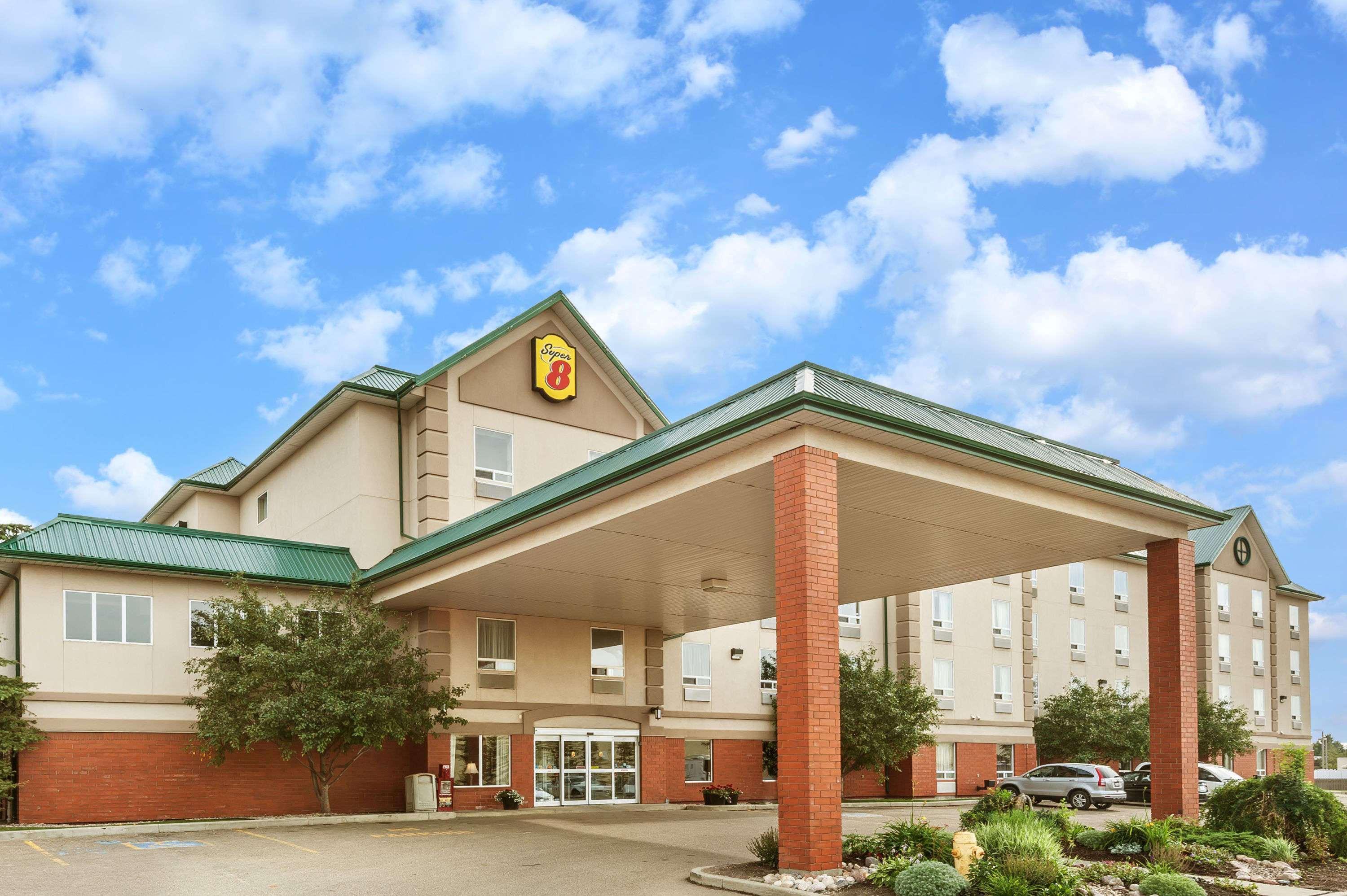 Hotel Super 8 By Wyndham Edmonton South Extérieur photo