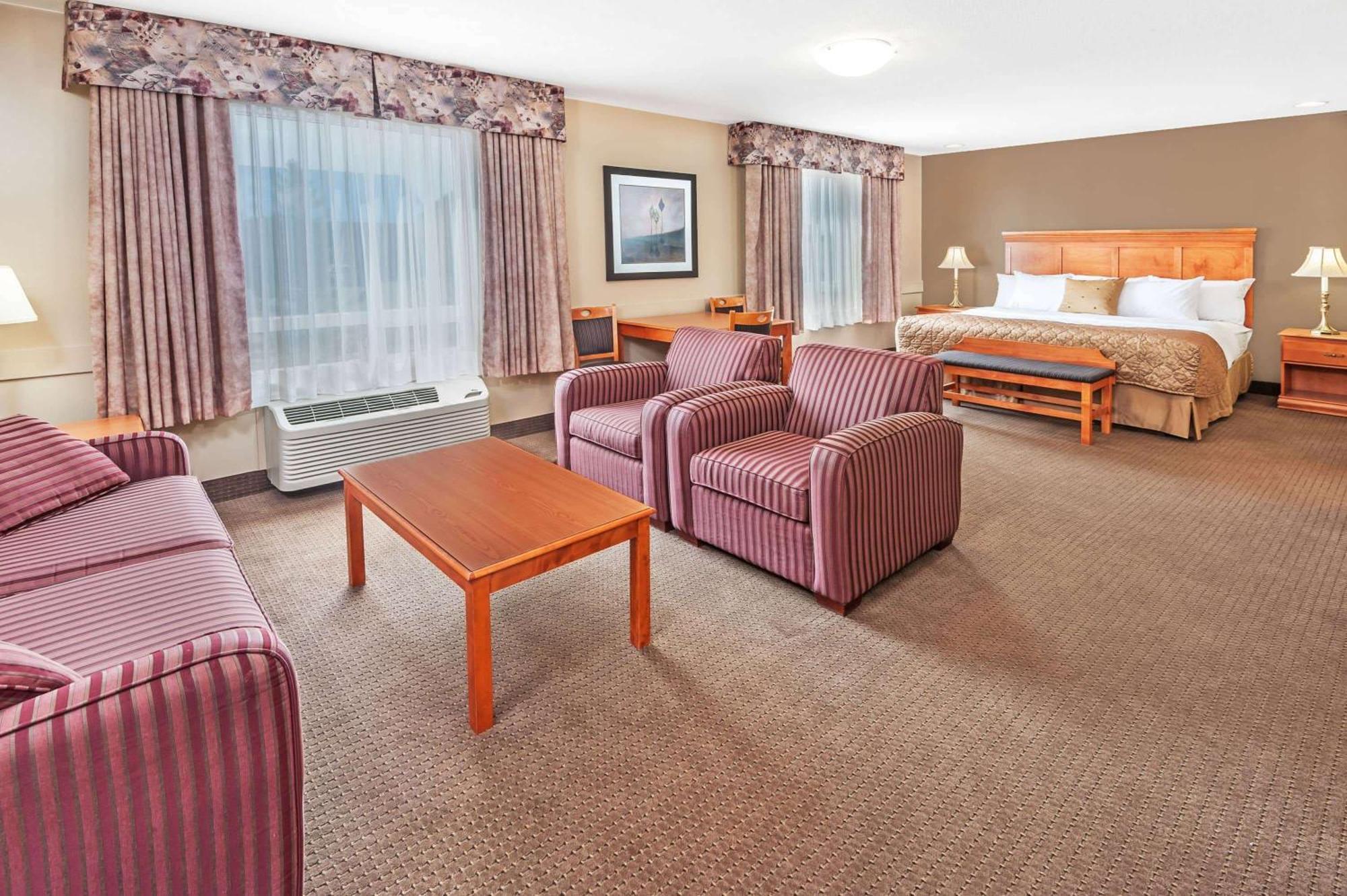Hotel Super 8 By Wyndham Edmonton South Extérieur photo