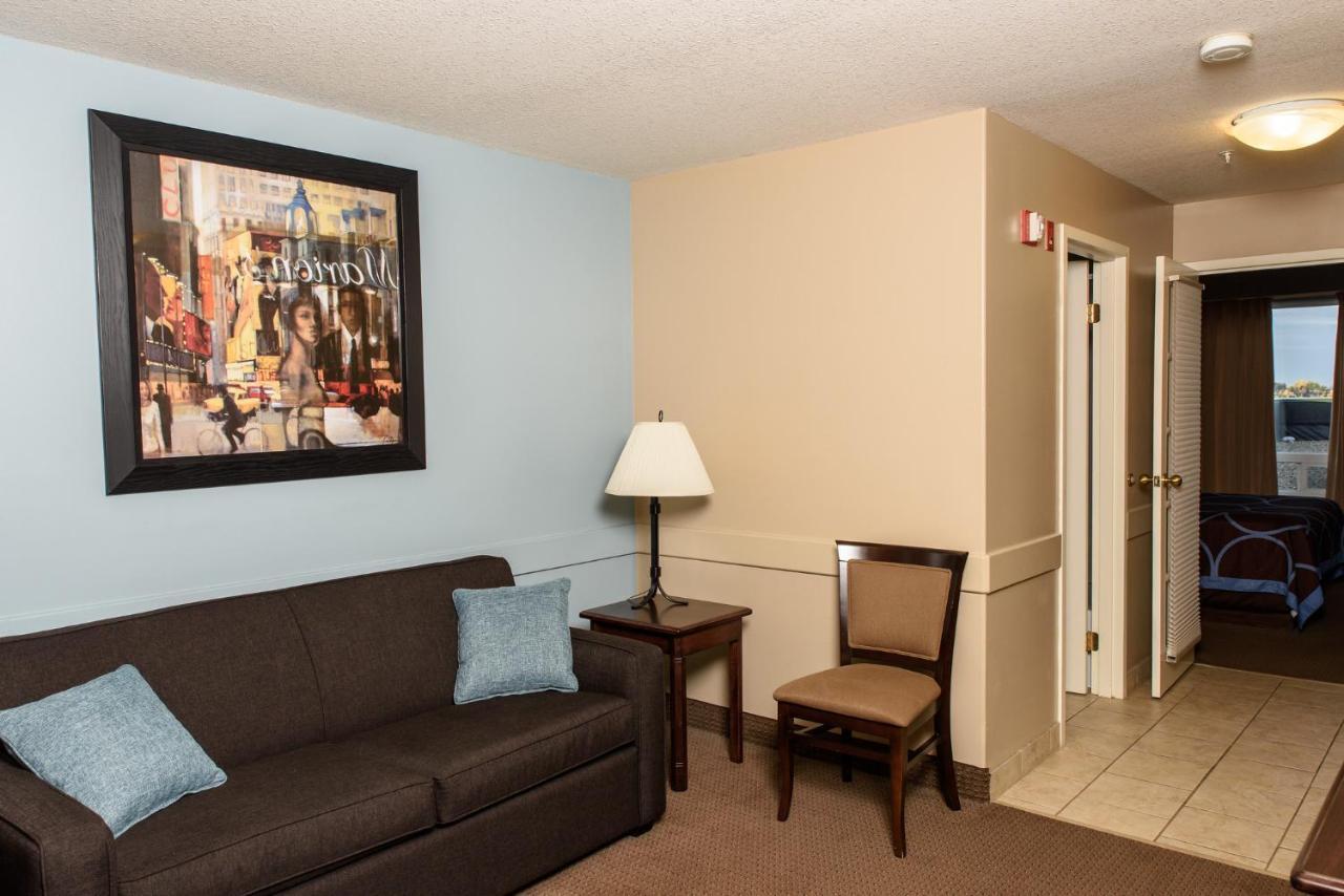 Hotel Super 8 By Wyndham Edmonton South Extérieur photo